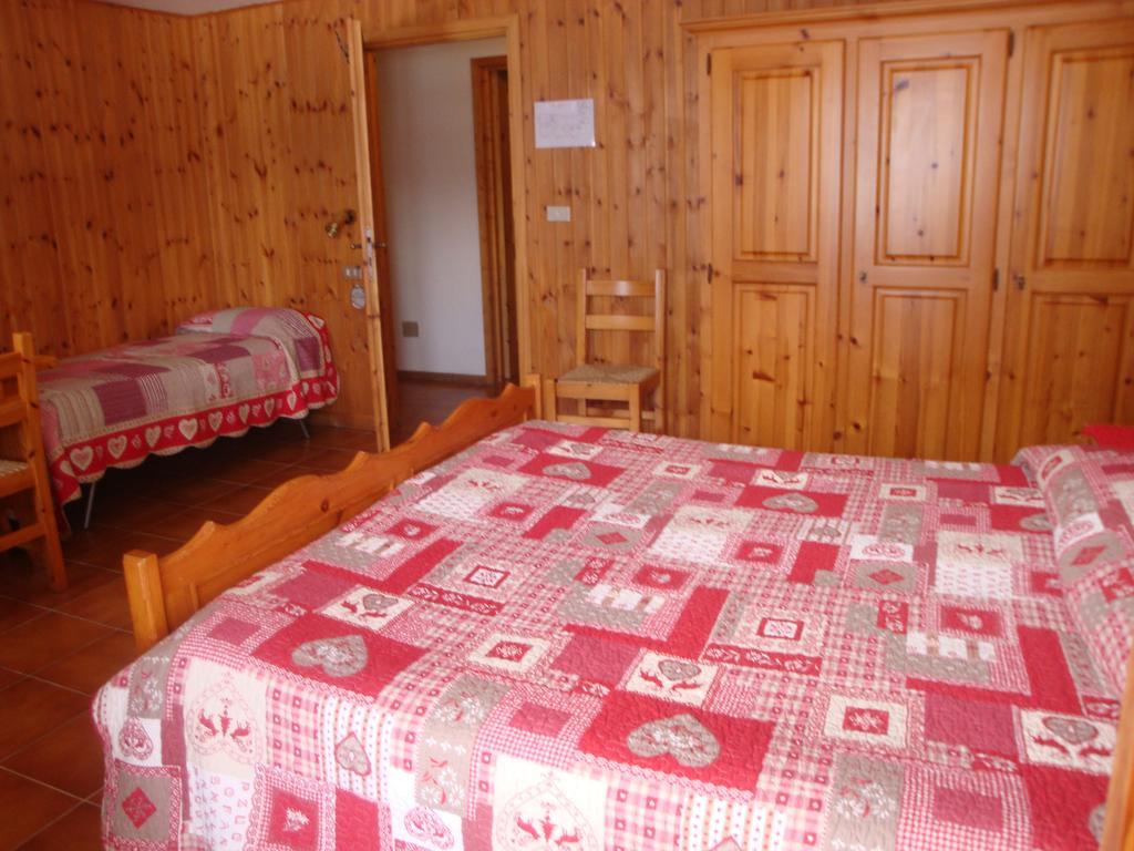 Hotel Alpe Fleurie Champoluc Exterior foto